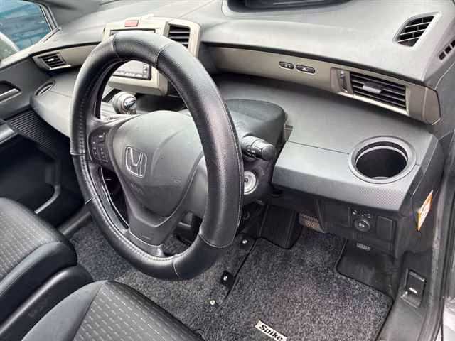 HONDA FREED SPIKE