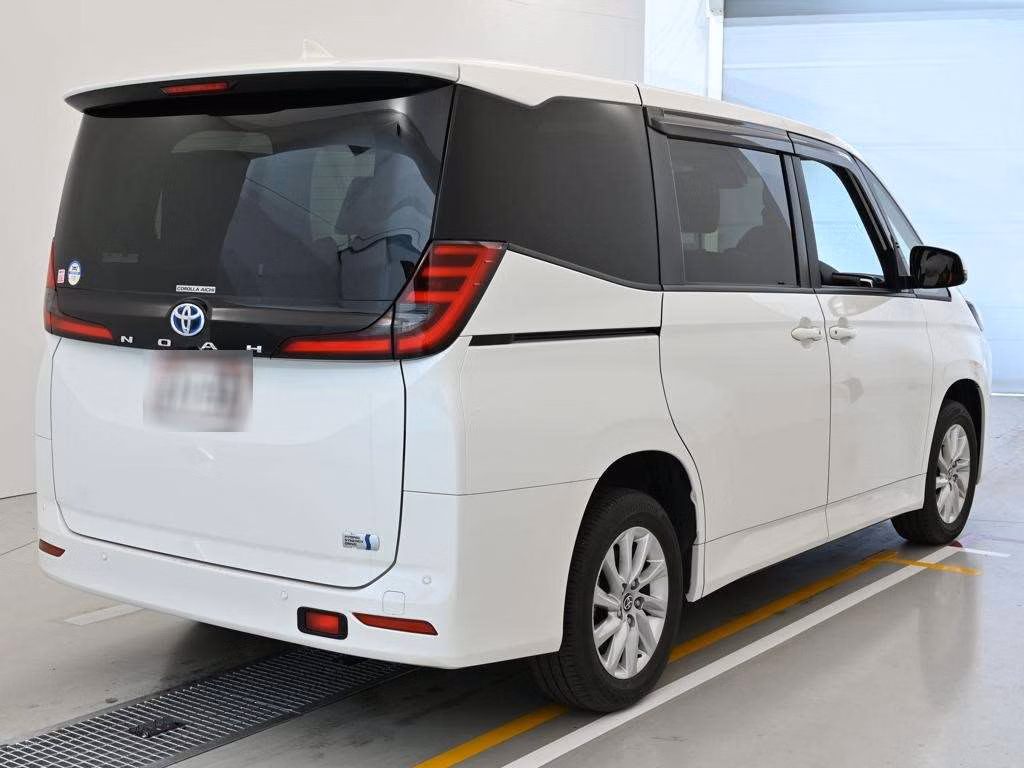 TOYOTA NOAH