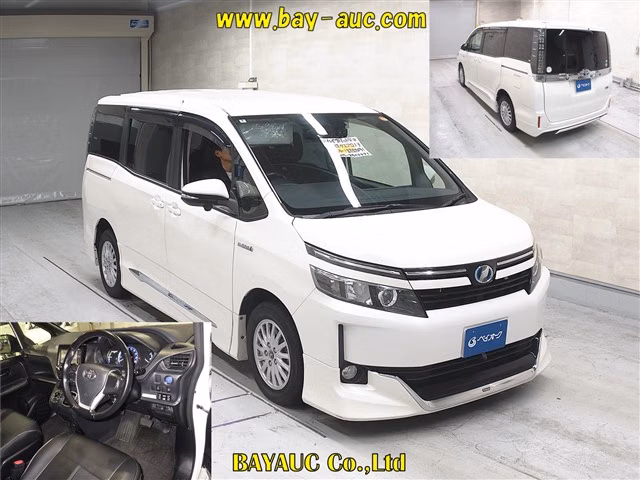 TOYOTA VOXY