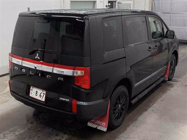 MITSUBISHI DELICA D:5