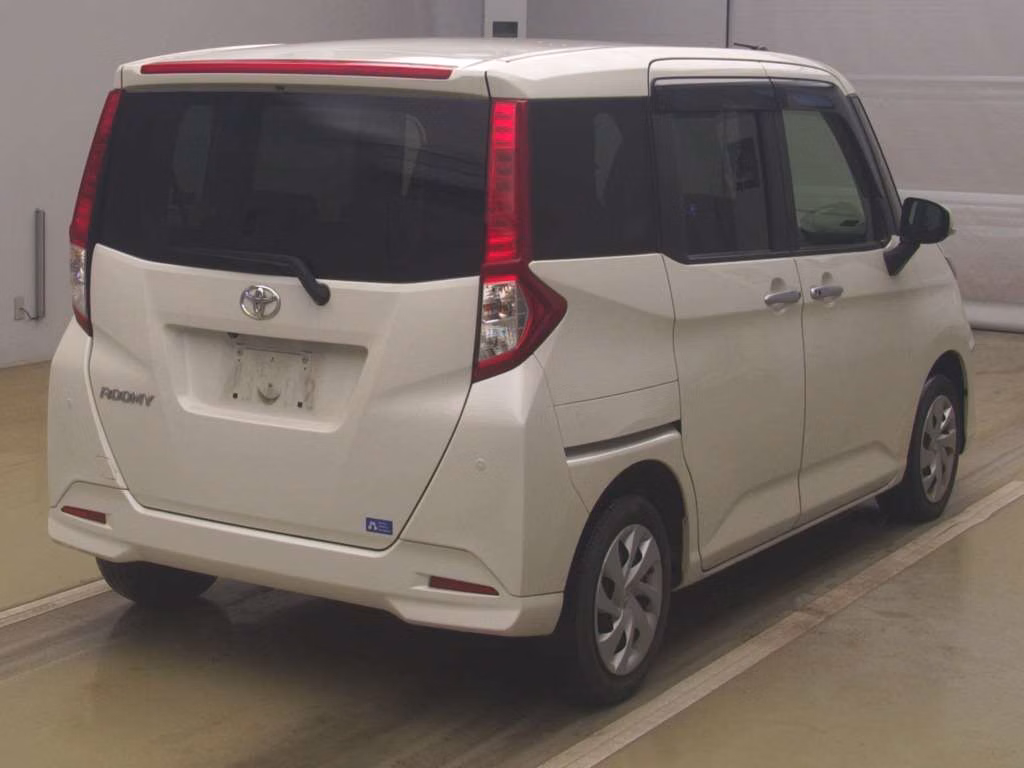 TOYOTA ROOMY
