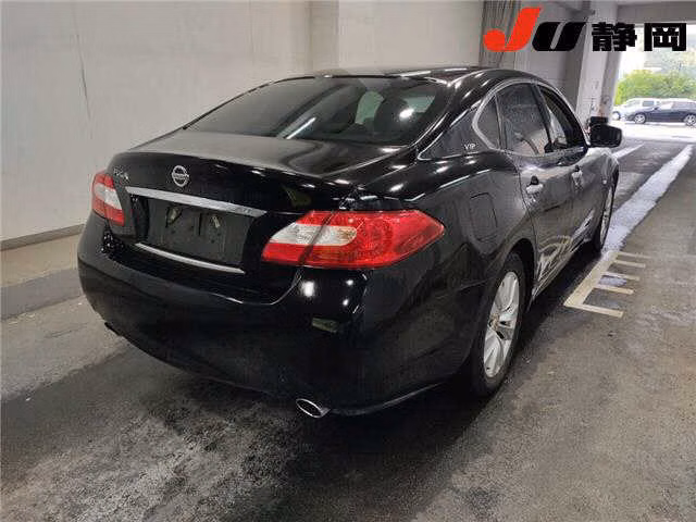 NISSAN FUGA