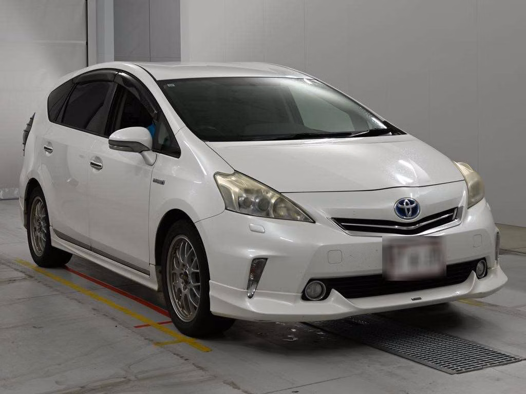 TOYOTA PRIUS ALPHA
