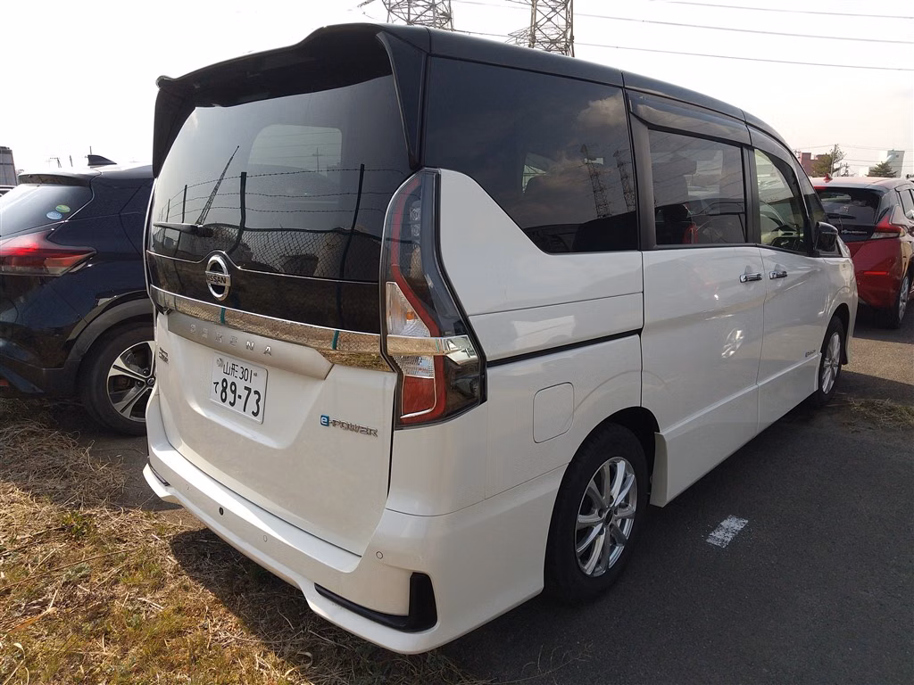 NISSAN SERENA