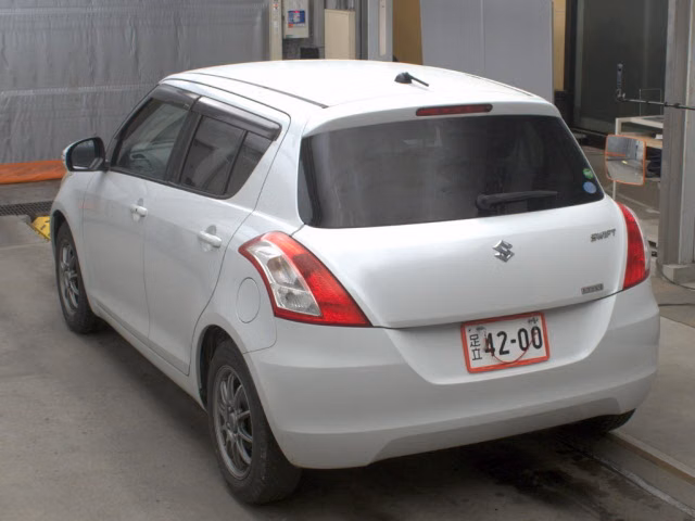 SUZUKI SWIFT