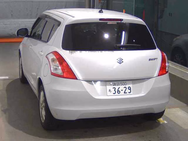 SUZUKI SWIFT