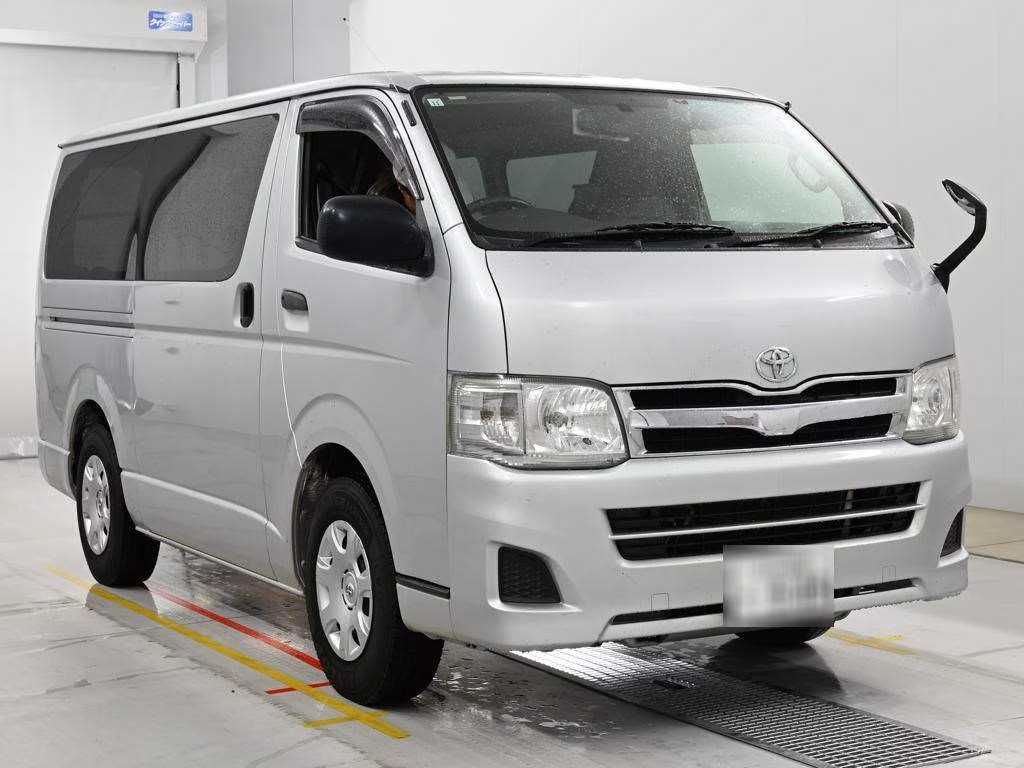 TOYOTA REGIUS ACE