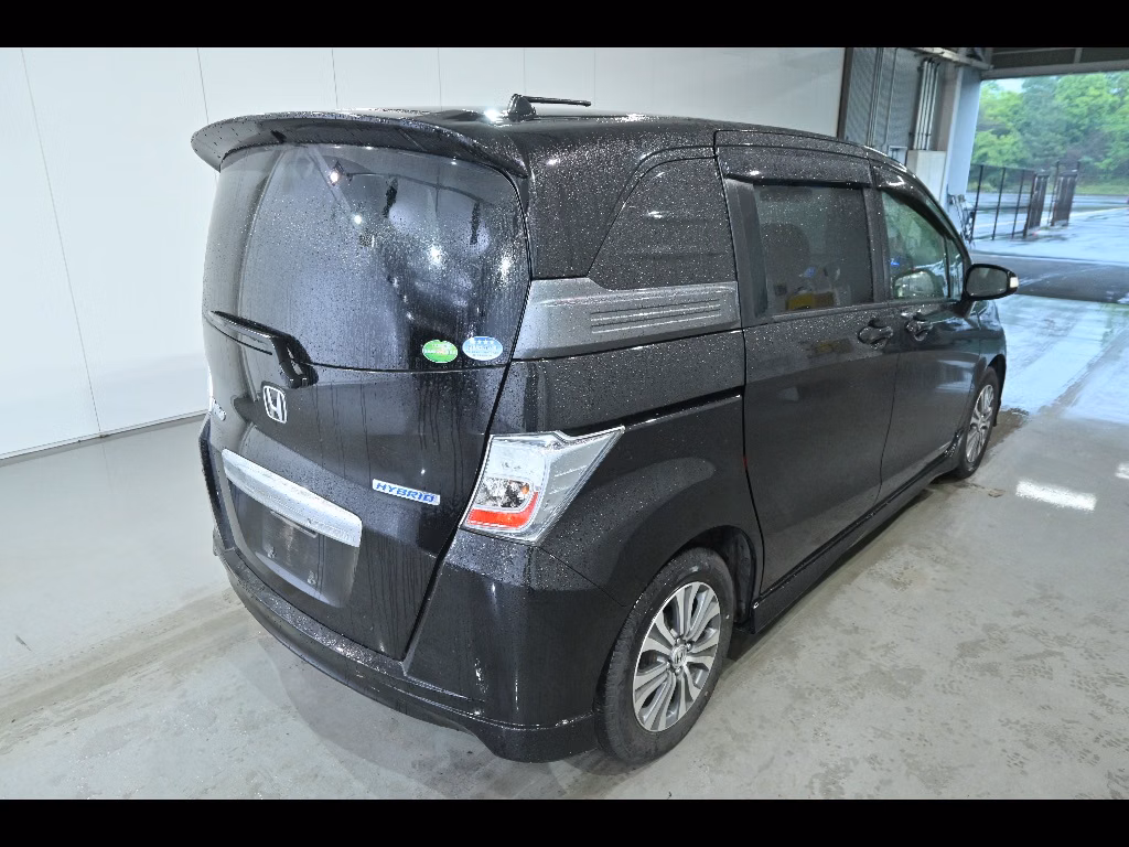 HONDA FREED SPIKE