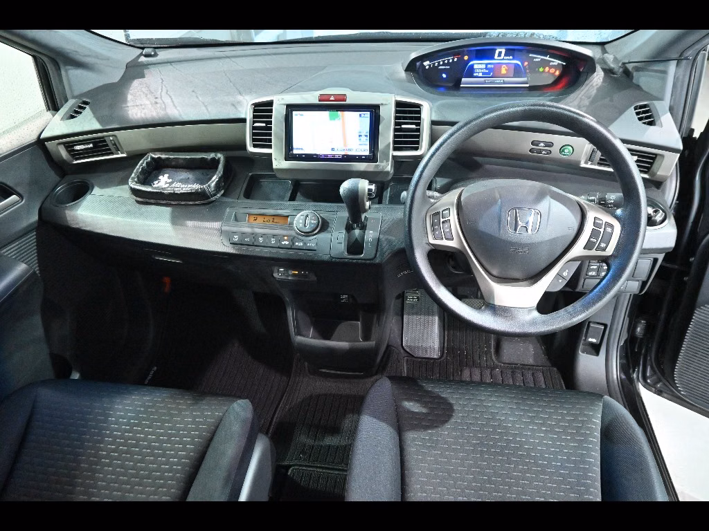 HONDA FREED SPIKE