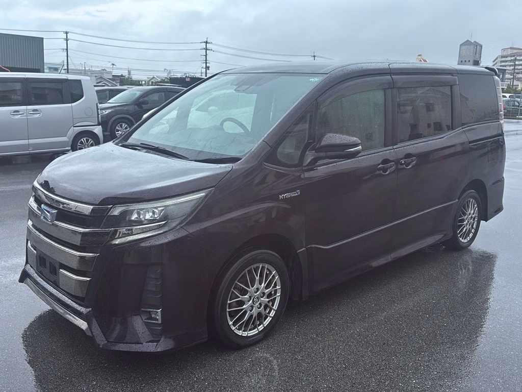 TOYOTA NOAH