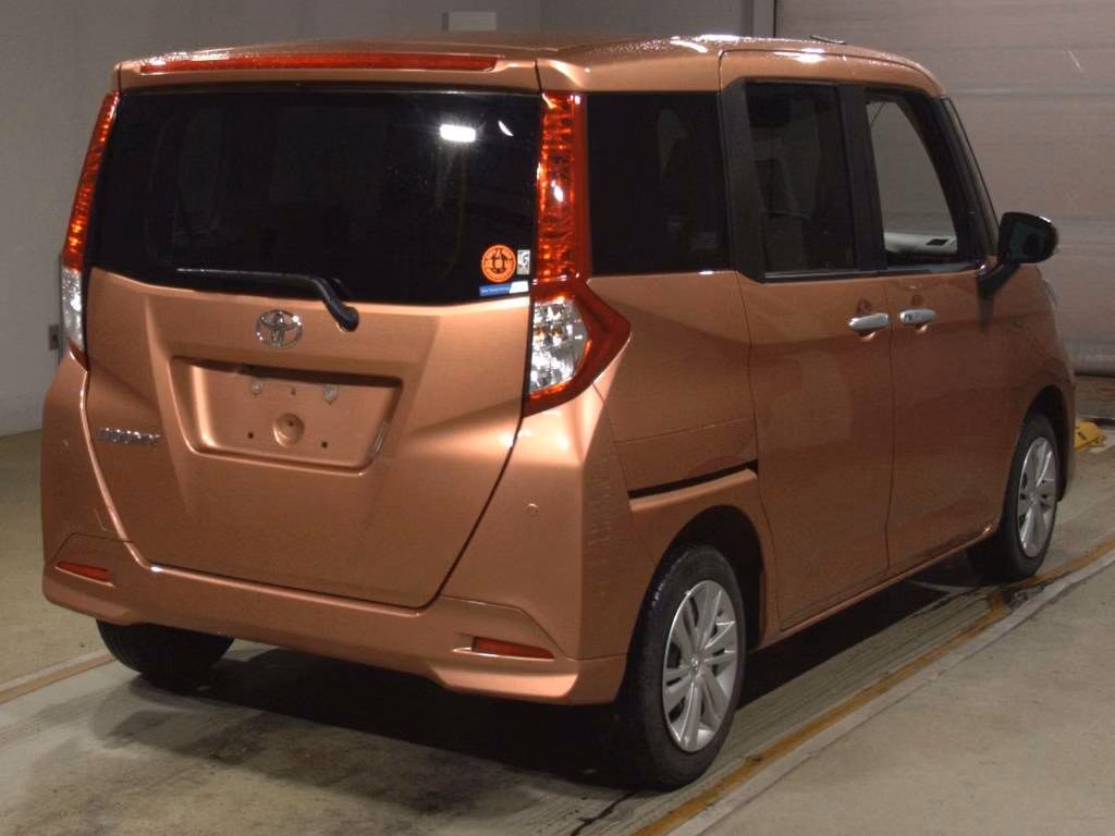 TOYOTA ROOMY