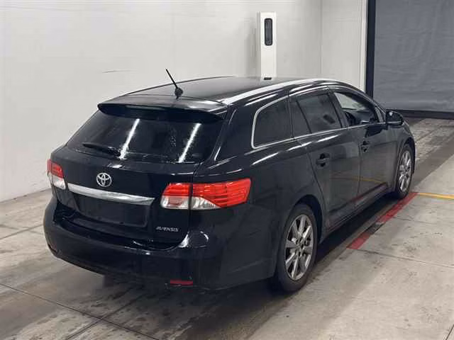 TOYOTA AVENSIS