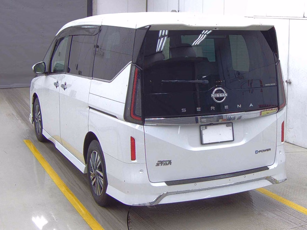 NISSAN SERENA