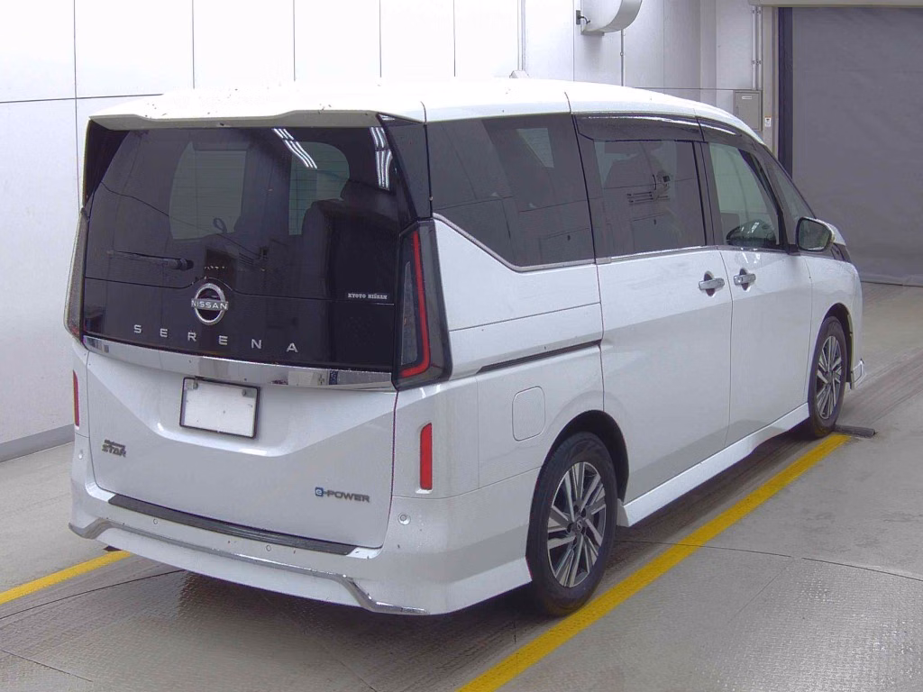NISSAN SERENA