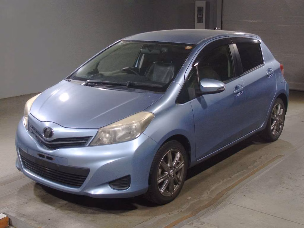 TOYOTA VITZ