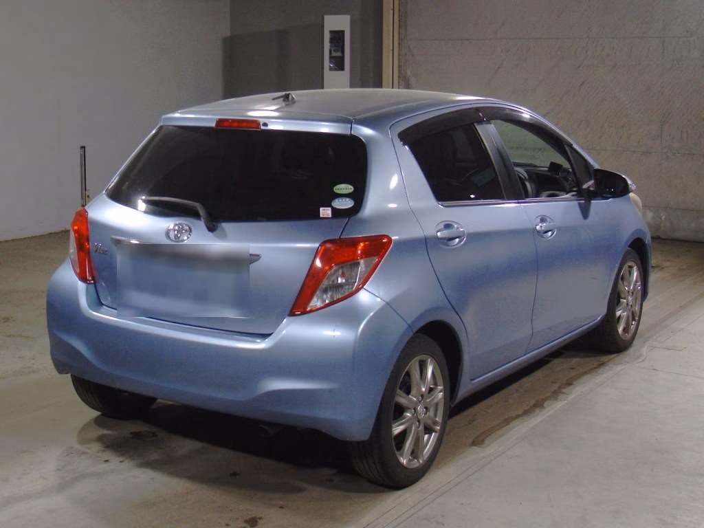 TOYOTA VITZ