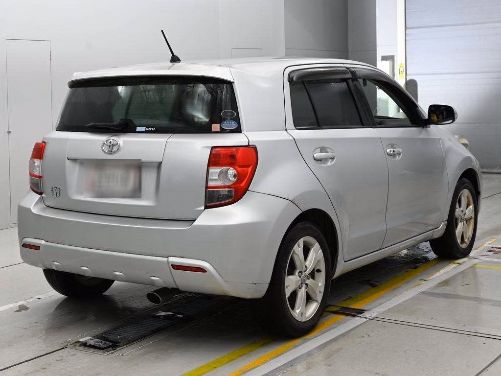 TOYOTA IST