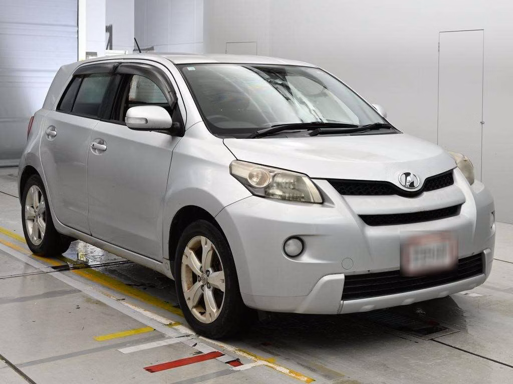 TOYOTA IST
