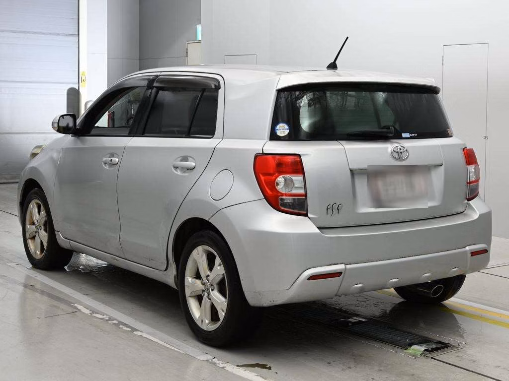 TOYOTA IST