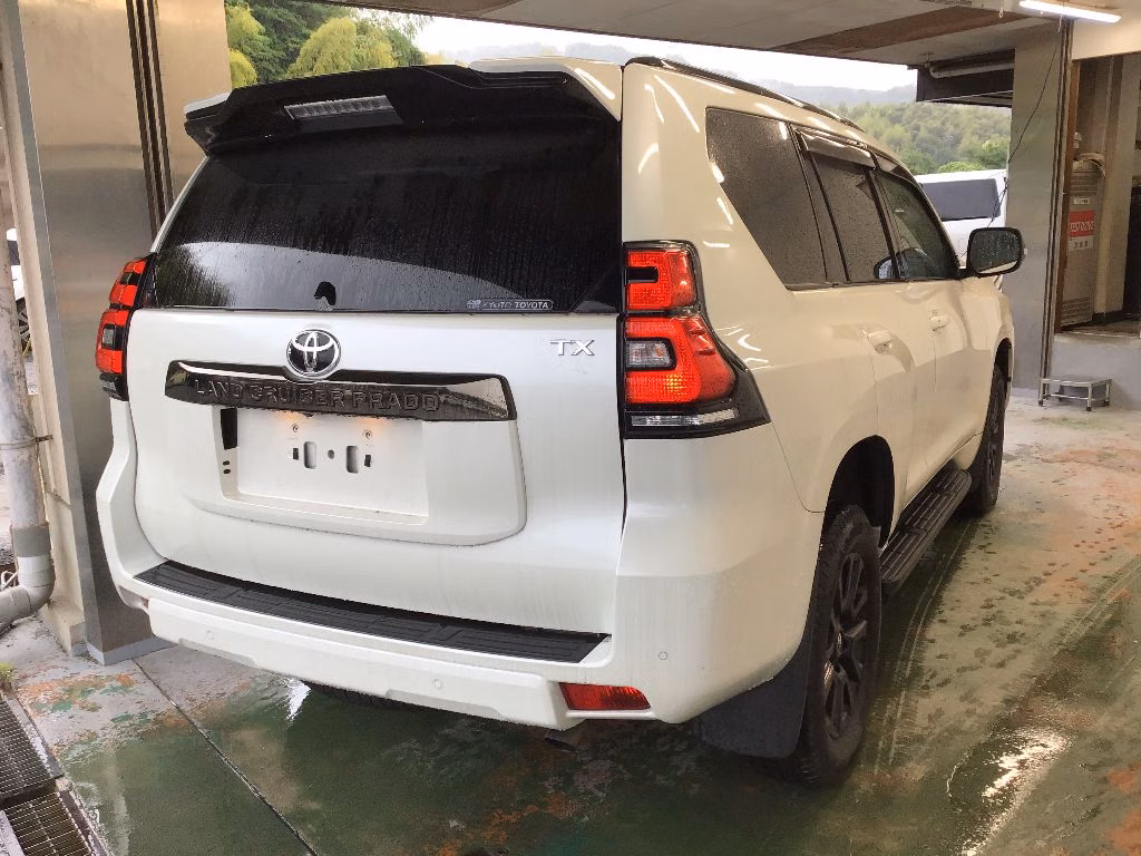 TOYOTA LAND CRUISER PRADO