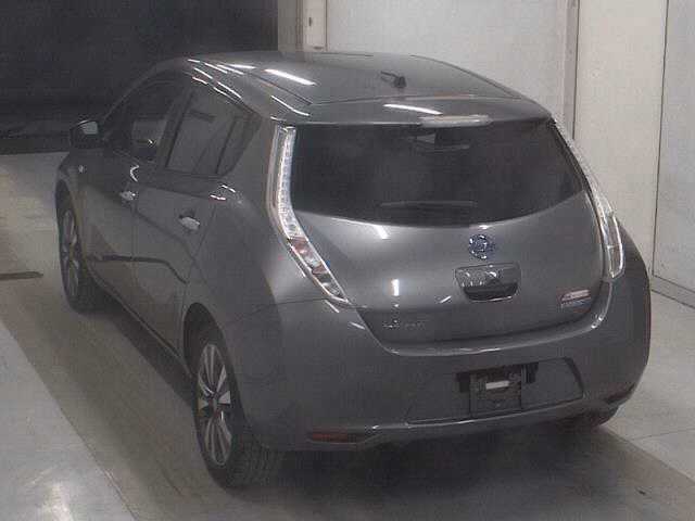 NISSAN LEAF