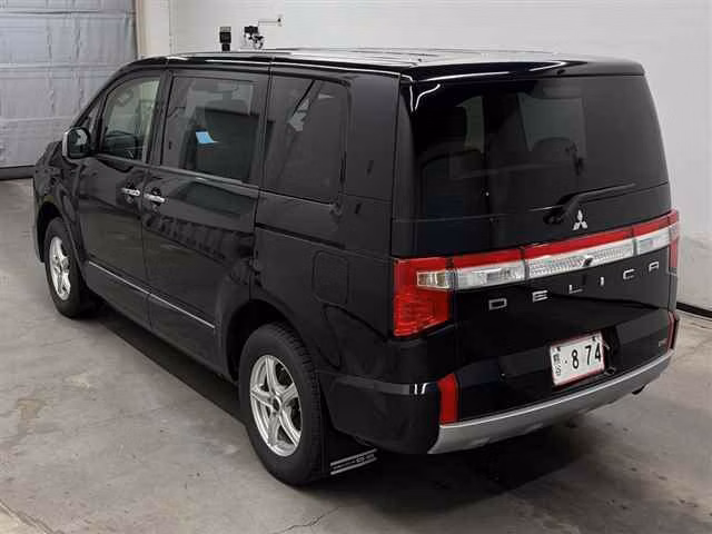 MITSUBISHI DELICA D:5