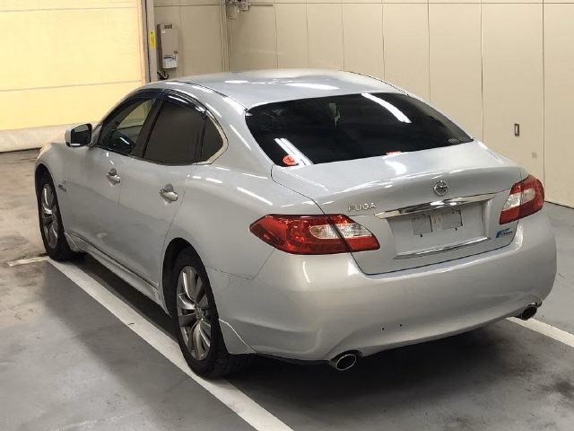 NISSAN FUGA