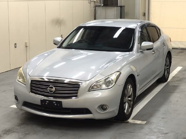 NISSAN FUGA