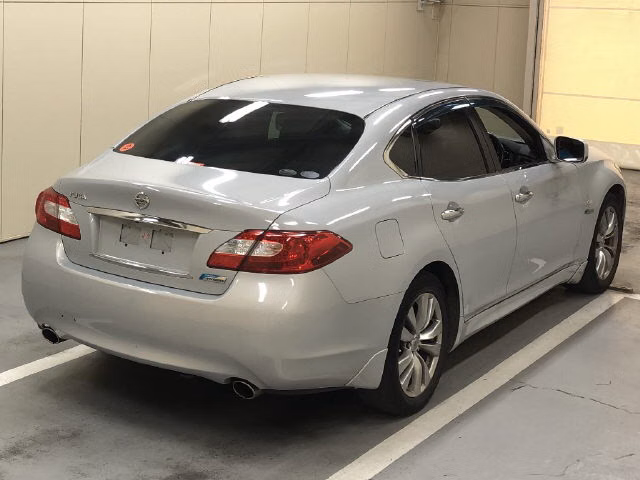 NISSAN FUGA