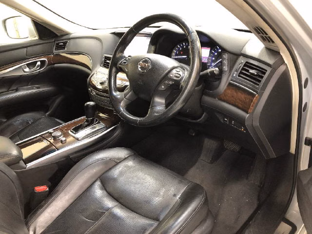 NISSAN FUGA
