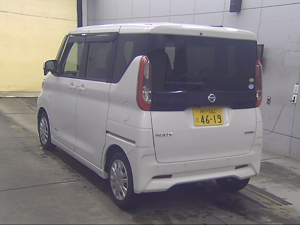 NISSAN ROOX
