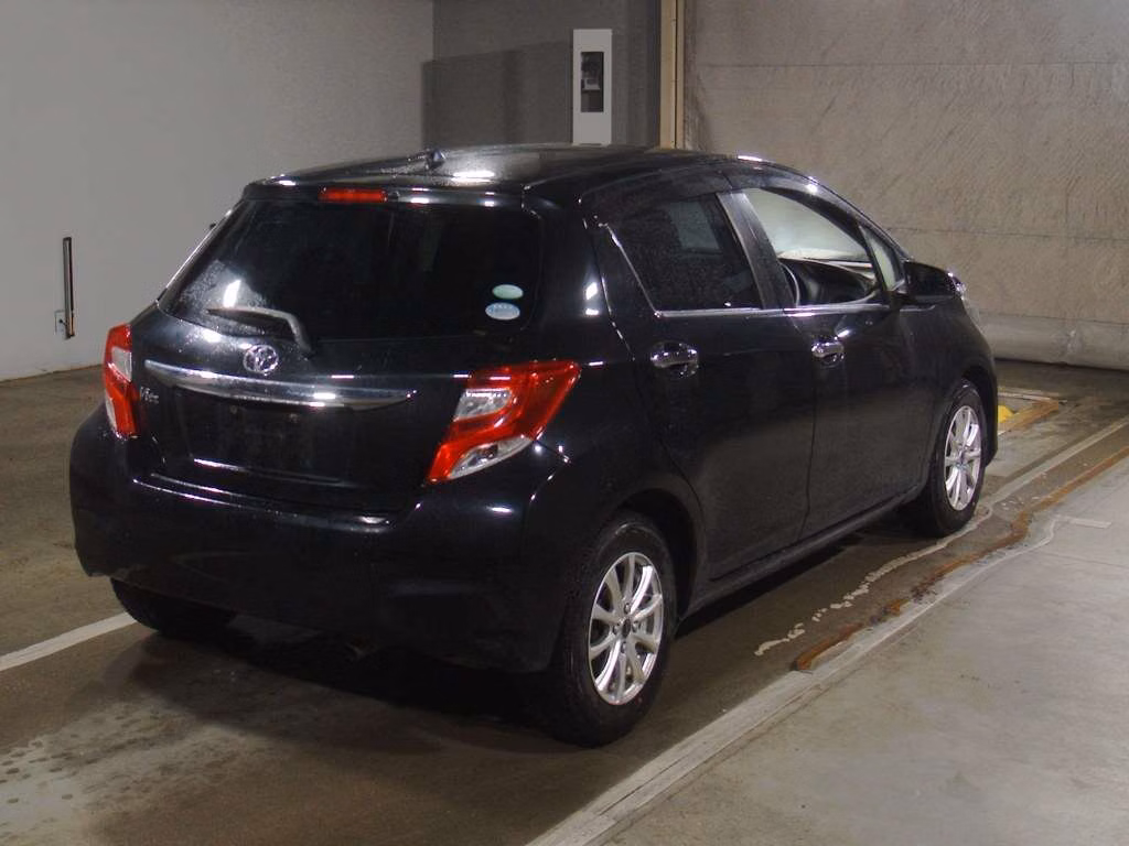 TOYOTA VITZ