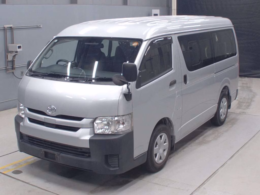 TOYOTA HIACE