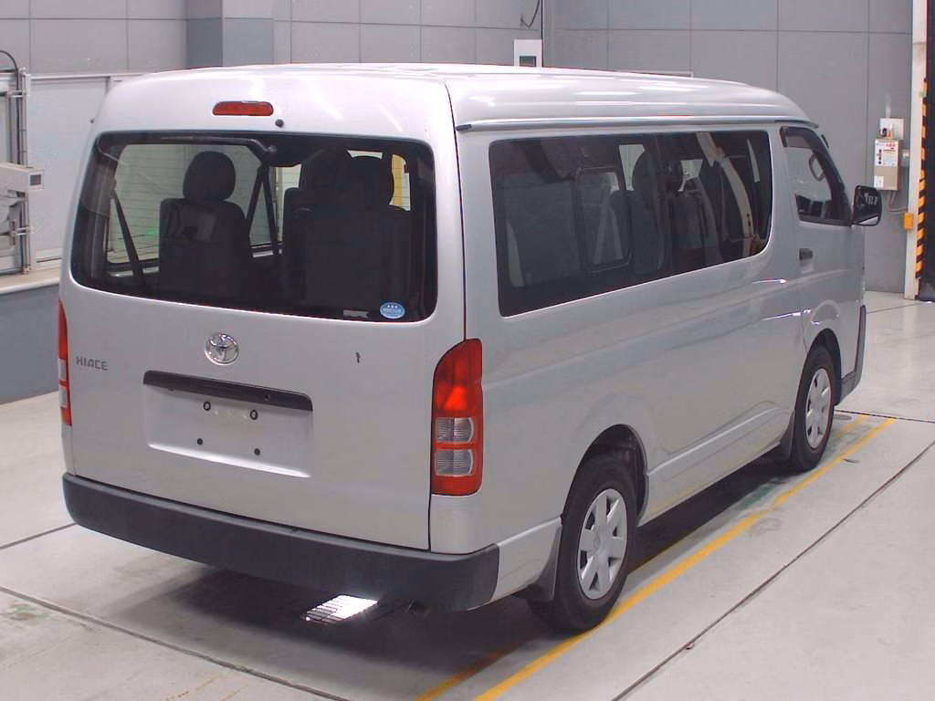 TOYOTA HIACE