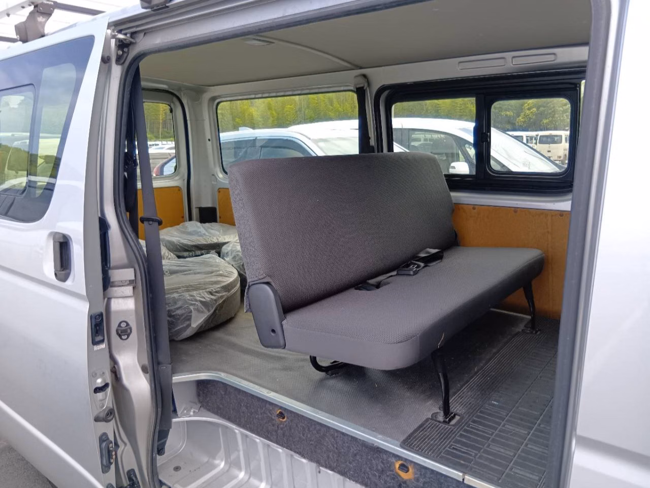 TOYOTA REGIUS ACE