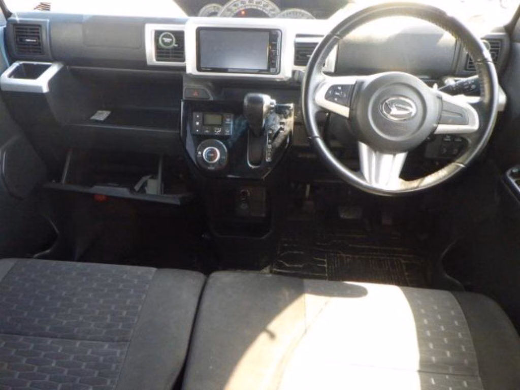 DAIHATSU WAKE