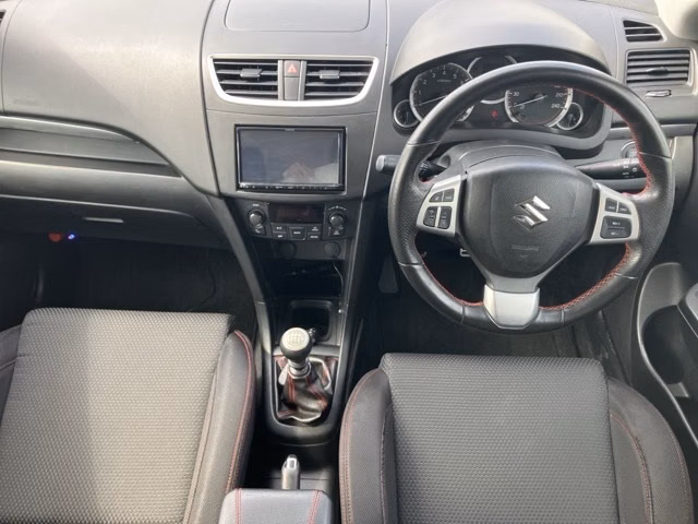 SUZUKI SWIFT