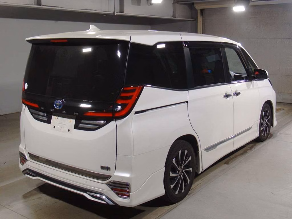 TOYOTA NOAH