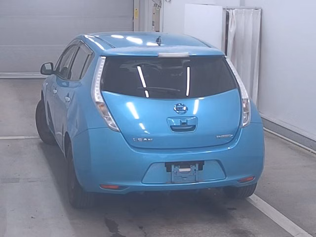 NISSAN LEAF
