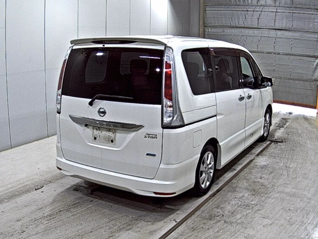 NISSAN SERENA