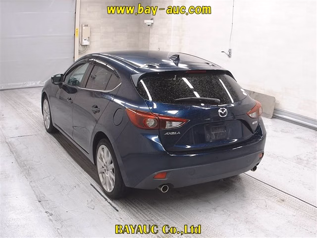 MAZDA AXELA