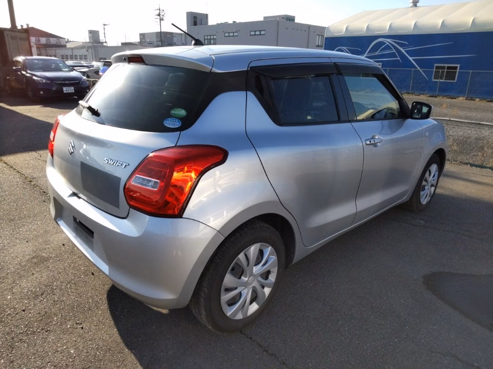 SUZUKI SWIFT