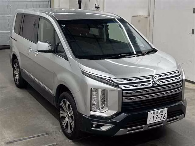 MITSUBISHI DELICA D:5