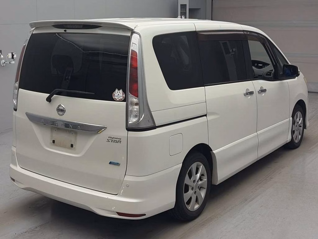 NISSAN SERENA