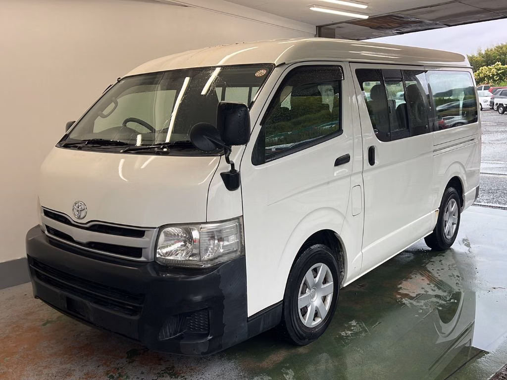 TOYOTA HIACE