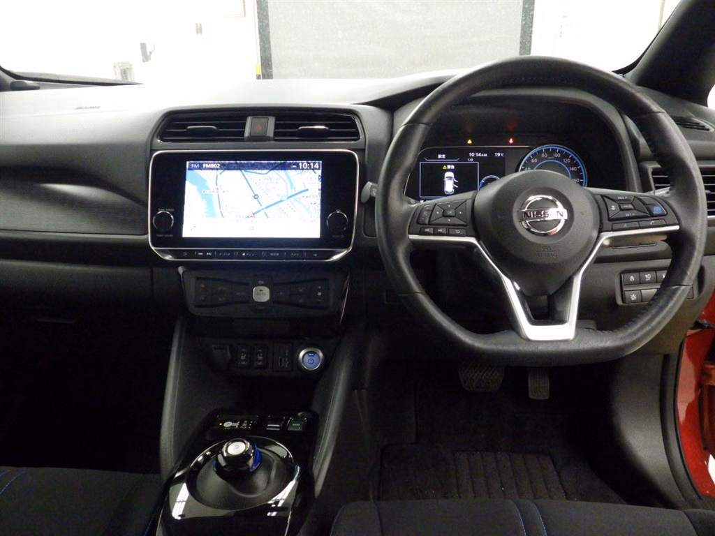 NISSAN LEAF
