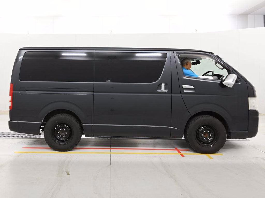TOYOTA REGIUS ACE