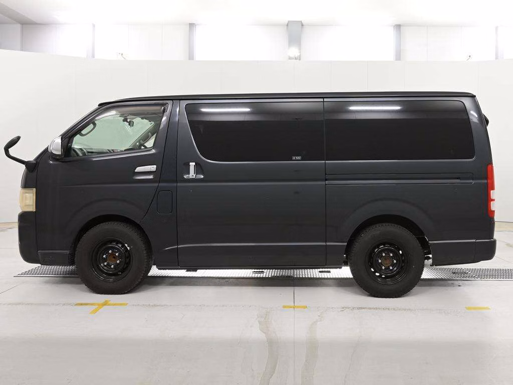 TOYOTA REGIUS ACE