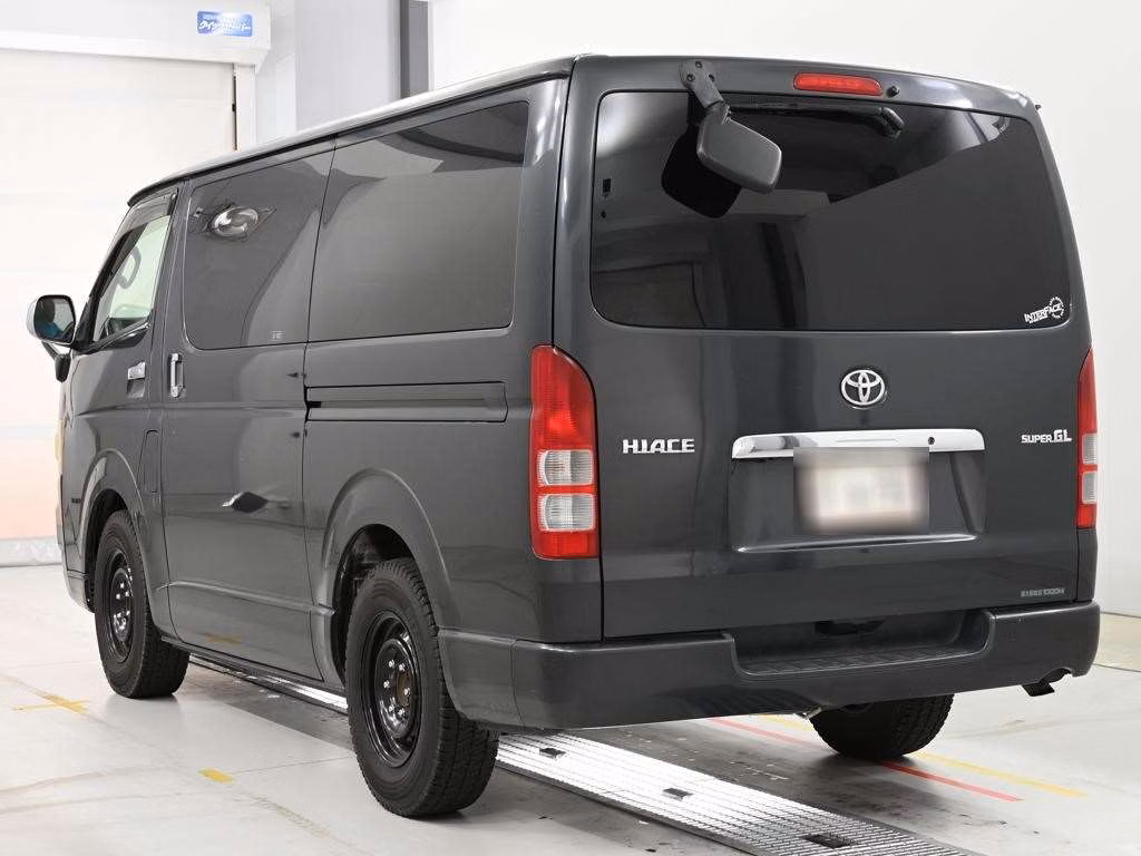 TOYOTA REGIUS ACE