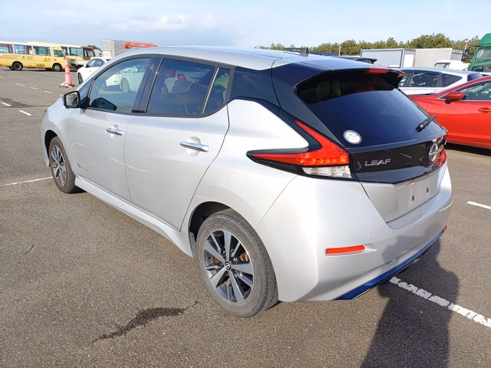 NISSAN LEAF